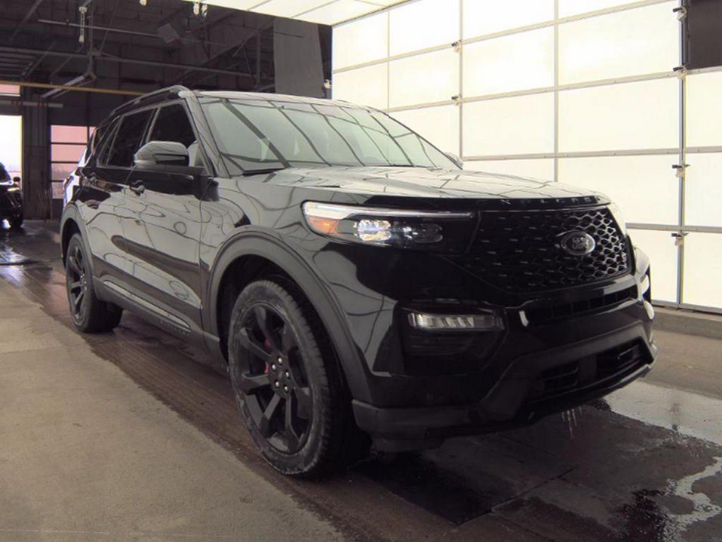 Used 2023 Ford Explorer ST w/ Equipment Group 401A image 4
