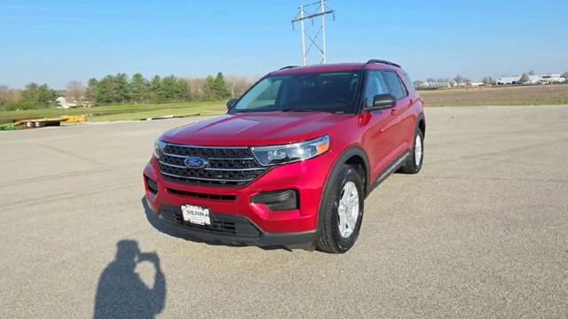 Used 2022 Ford Explorer XLT AWD/4WD image 3