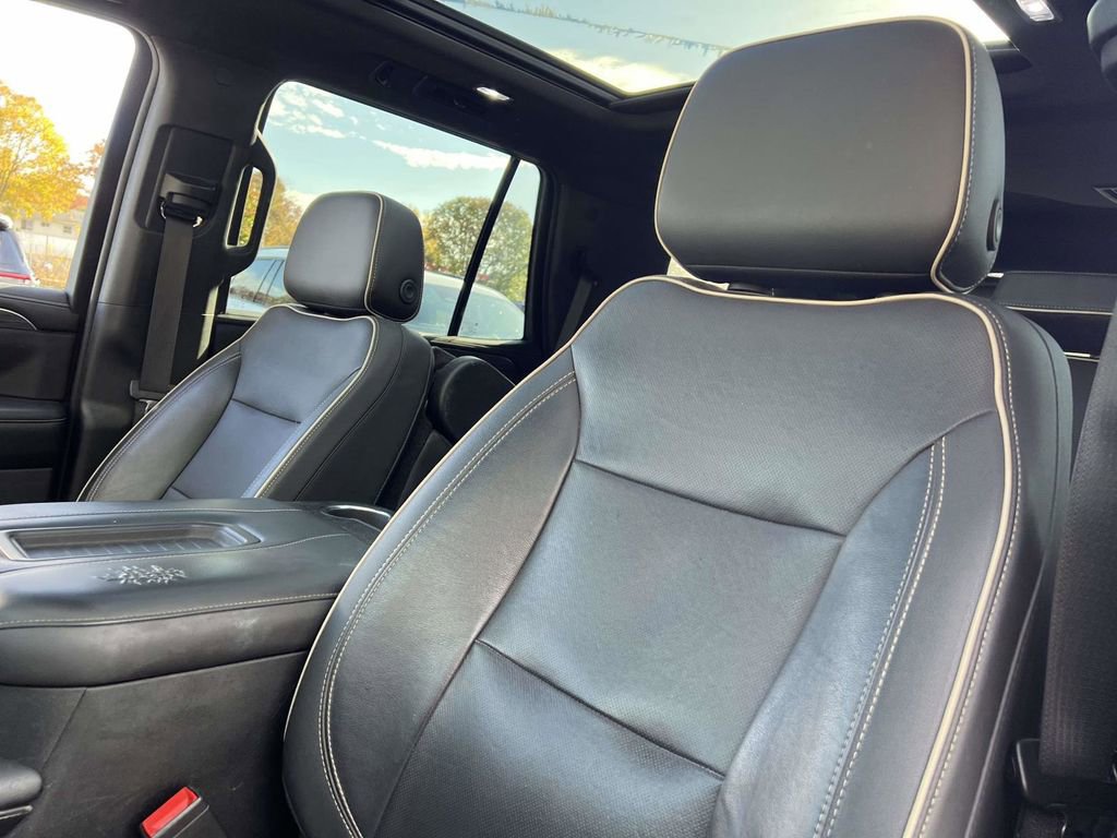 Used 2021 GMC Yukon SLT w/ SLT Luxury Plus Package image 12
