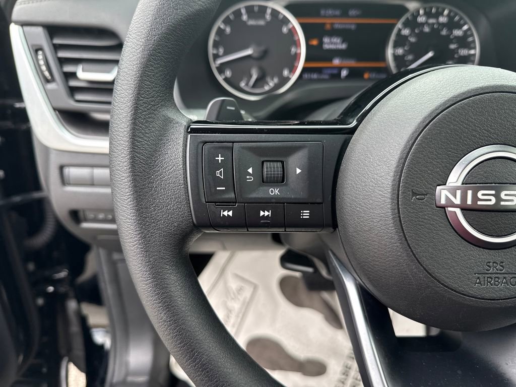 Used 2023 Nissan Rogue SV image 20