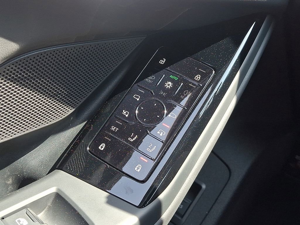 Used 2025 Audi A6 e-tron Premium w/ Ultra Package image 26