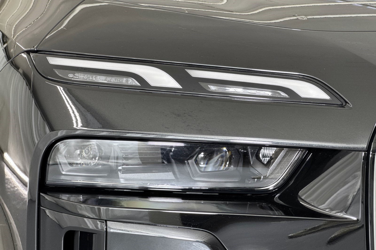 New 2026 BMW 750e xDrive w/ Premium Package AWD/4WD image 12