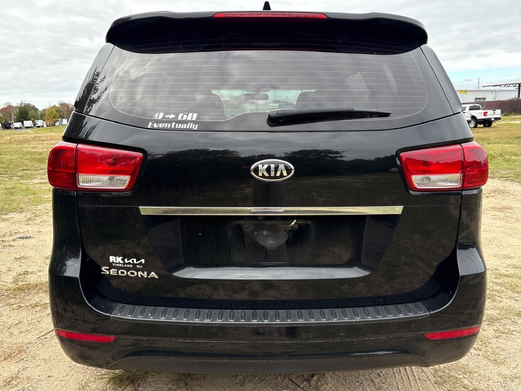 Used 2018 Kia Sedona L FWD image 14