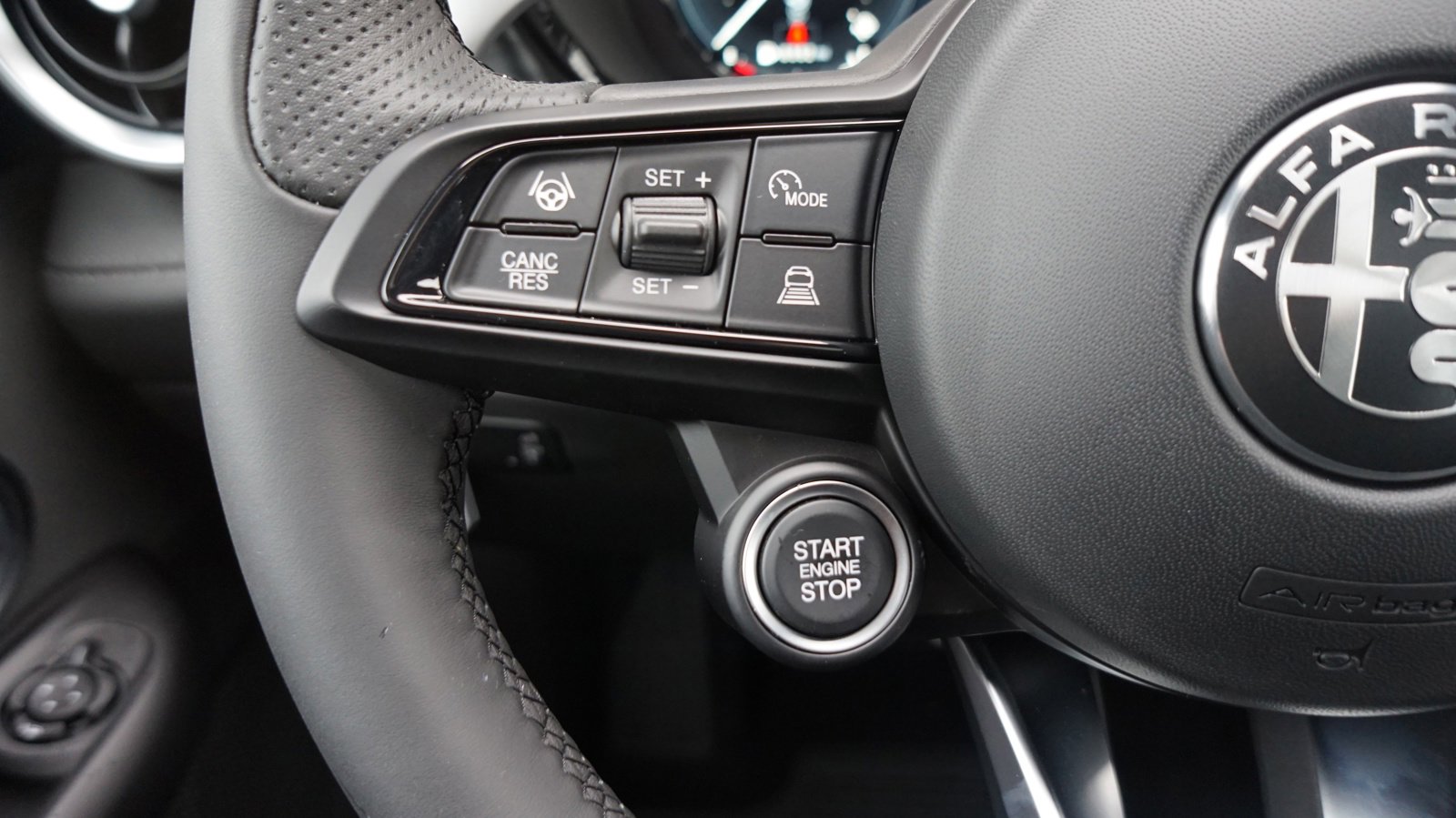 New 2024 Alfa Romeo Tonale Veloce image 23