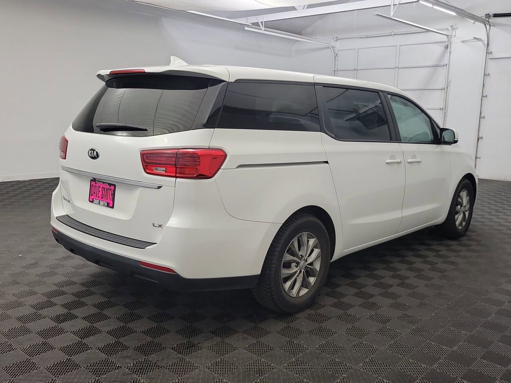 Used 2019 Kia Sedona LX image 7