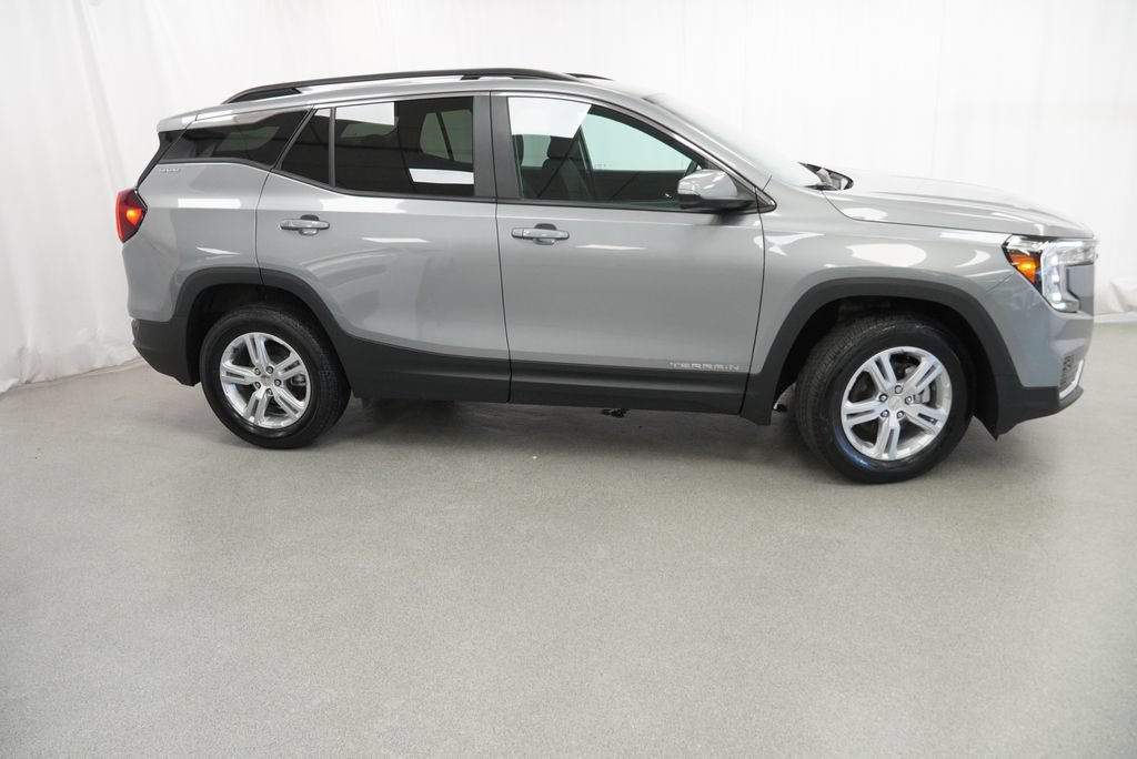 Used 2024 GMC Terrain SLE w/ Driver Convenience Package AWD/4WD image 5