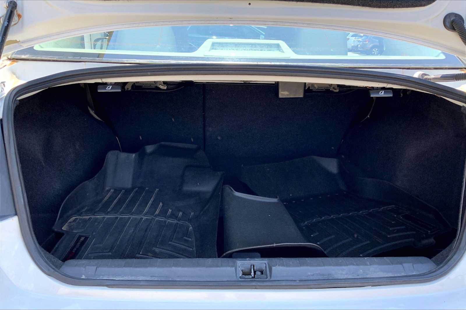 Used 2014 Subaru Legacy 2.5i Premium AWD/4WD image 34