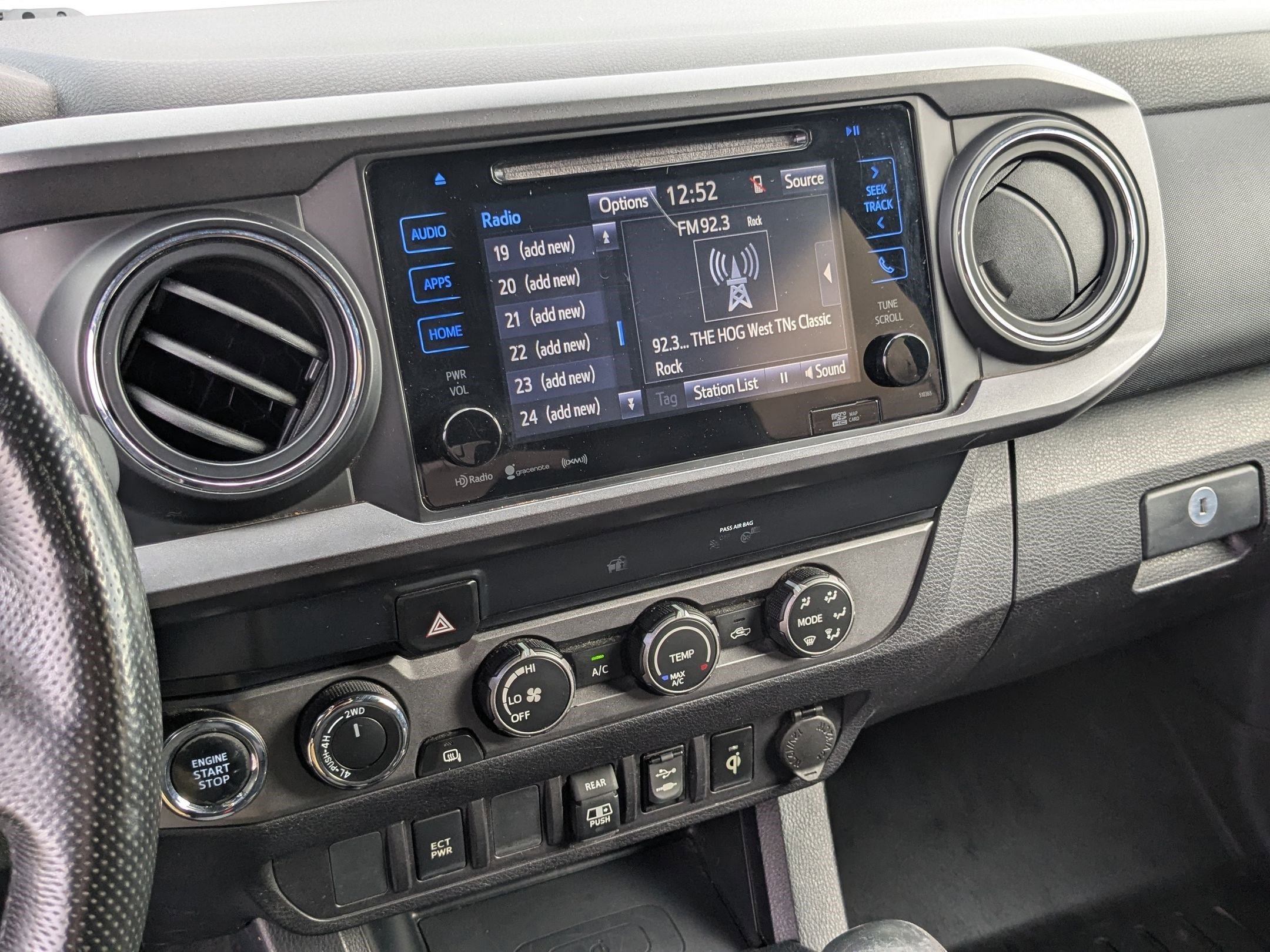 Used 2019 Toyota Tacoma TRD Off-Road image 17