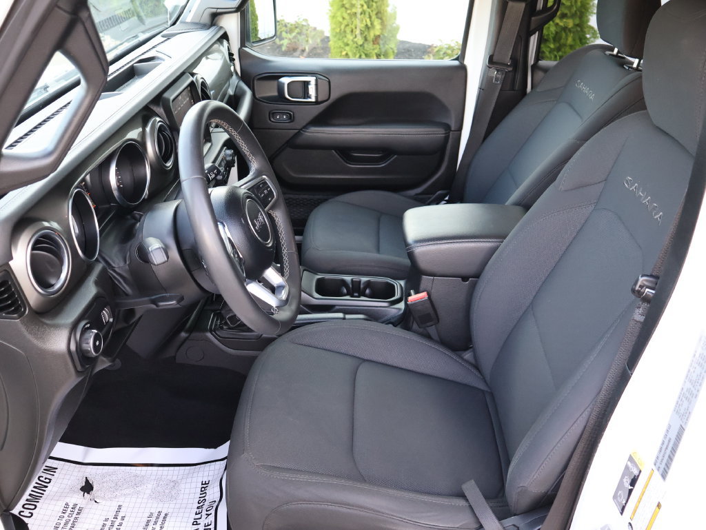 Used 2023 Jeep Wrangler Unlimited Sahara AWD/4WD image 16