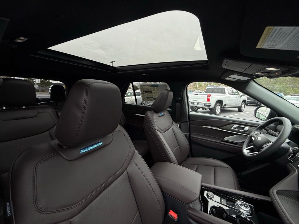 New 2026 Ford Explorer Platinum RWD image 33