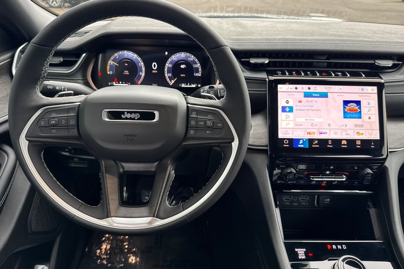 New 2025 Jeep Grand Cherokee Limited w/ Trailer Tow Package image 12