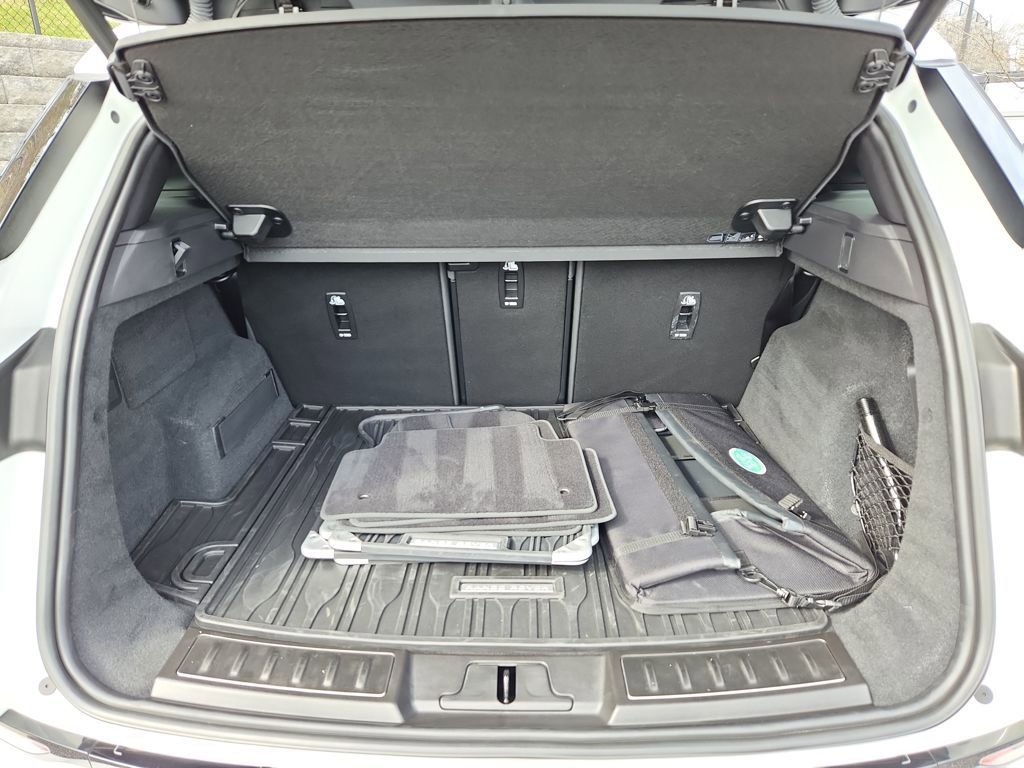 Used 2023 Land Rover Range Rover Evoque R-Dynamic SE image 13