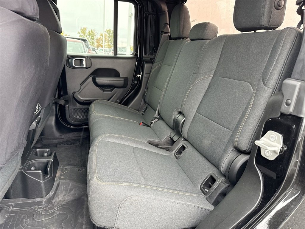 Used 2024 Jeep Gladiator Sport image 22