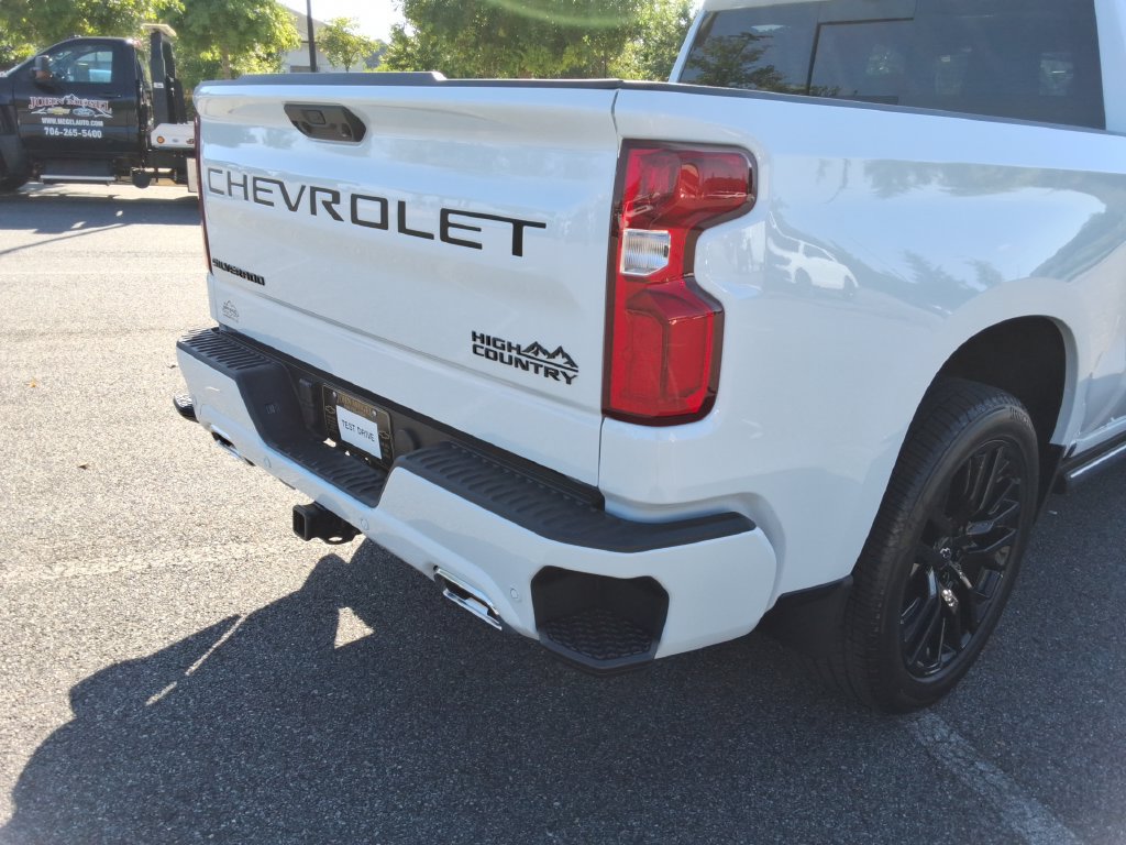 Certified 2026 Chevrolet Silverado 1500 High Country AWD/4WD image 16