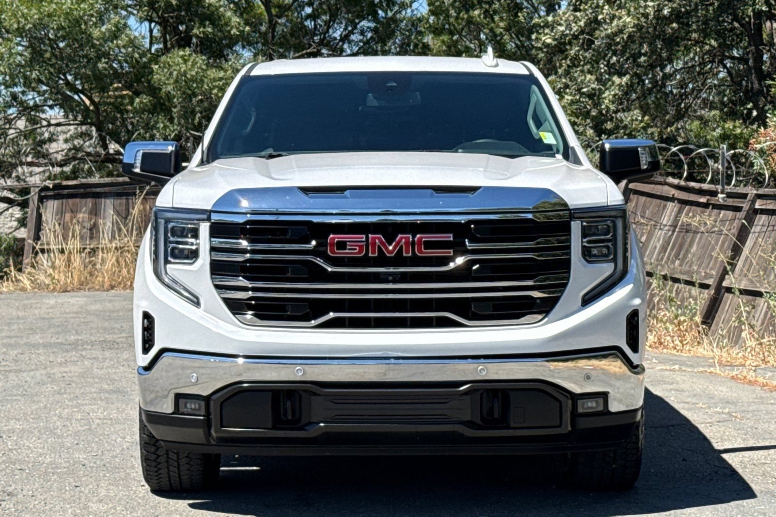 Used 2023 GMC Sierra 1500 SLT w/ SLT Premium Plus Package AWD/4WD image 8