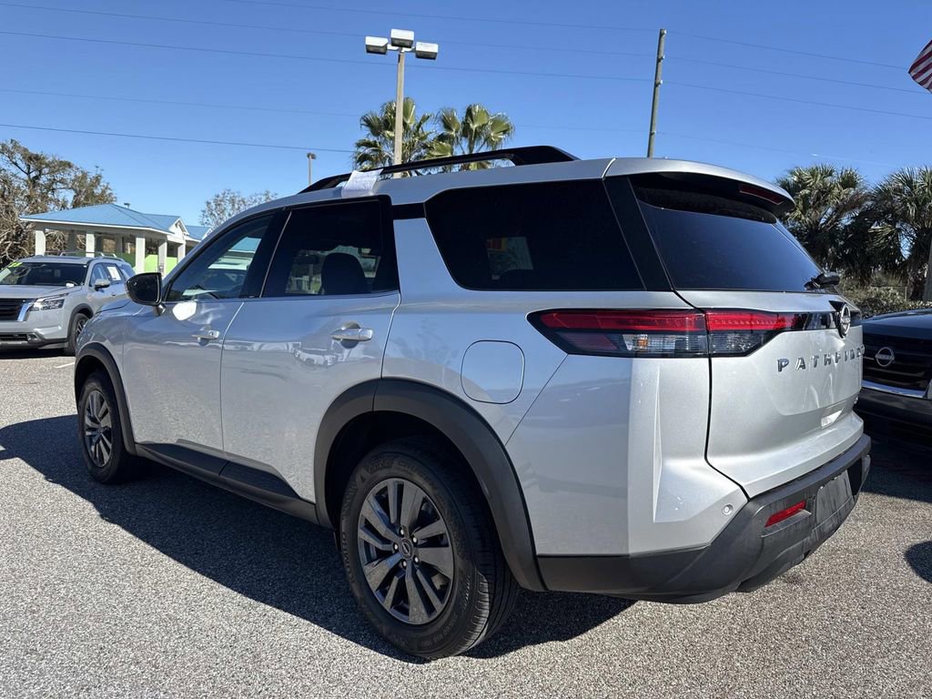 Certified 2024 Nissan Pathfinder SV image 6