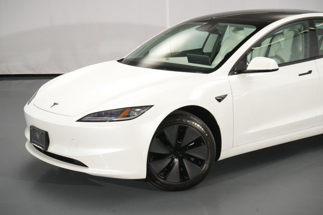Used 2026 Tesla Model 3 RWD image 4