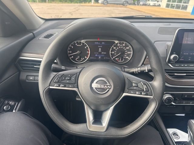 Used 2023 Nissan Altima 2.5 SV image 21