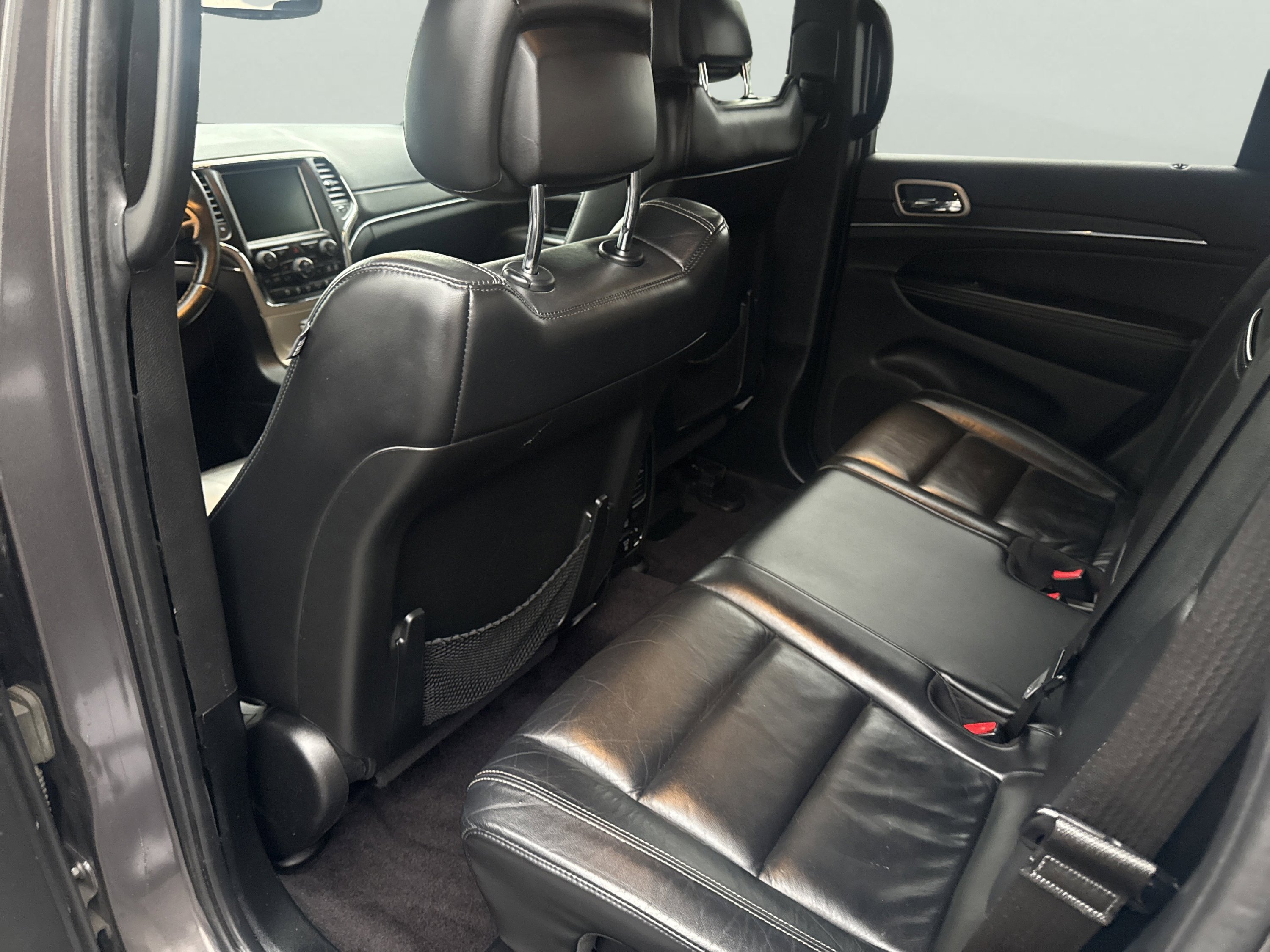 Used 2017 Jeep Grand Cherokee Limited image 10