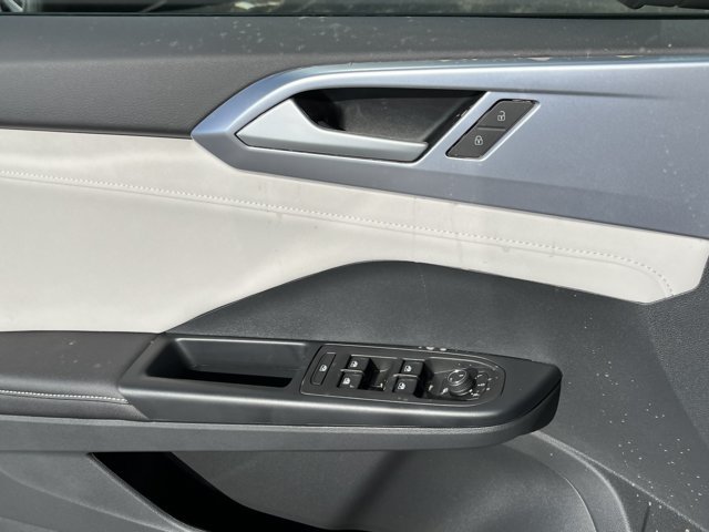 New 2026 Volkswagen Taos SE AWD/4WD image 24