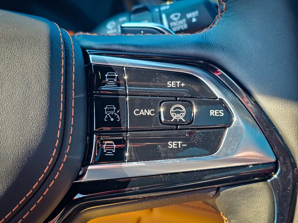 New 2026 Jeep Grand Cherokee Summit image 24