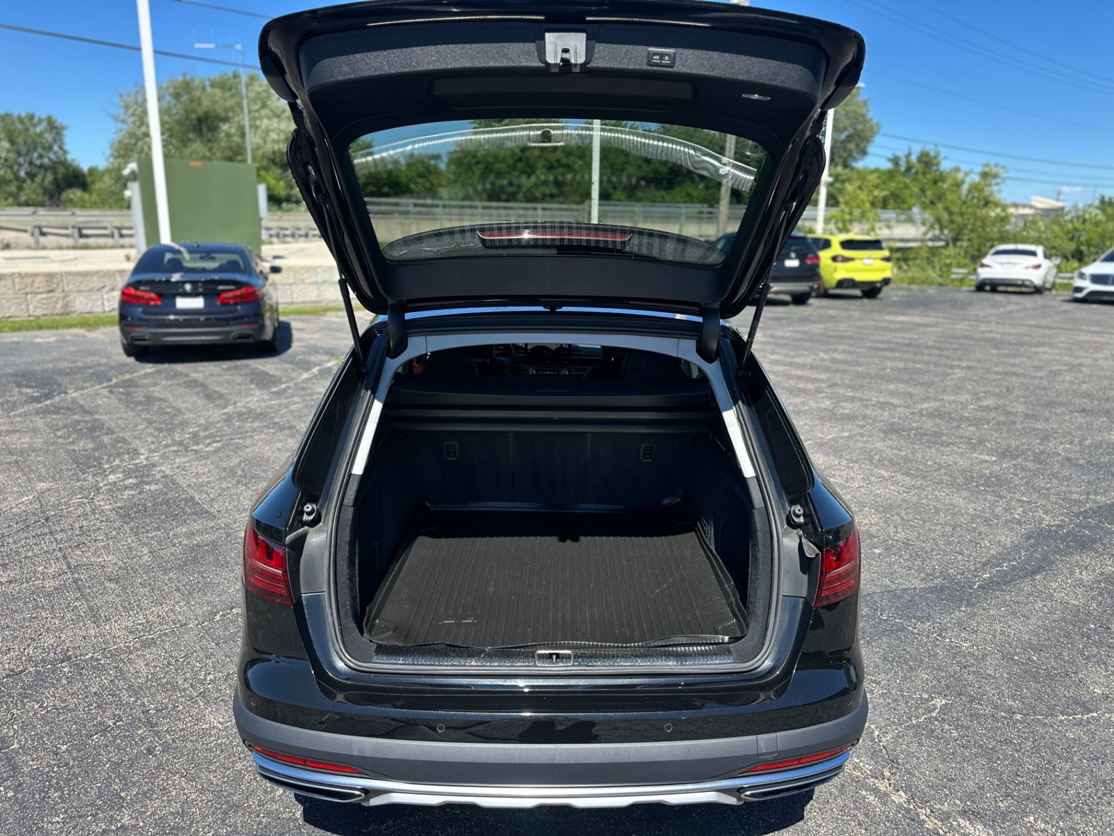 Used 2023 Audi A4 2.0T allroad Premium Plus AWD/4WD image 40