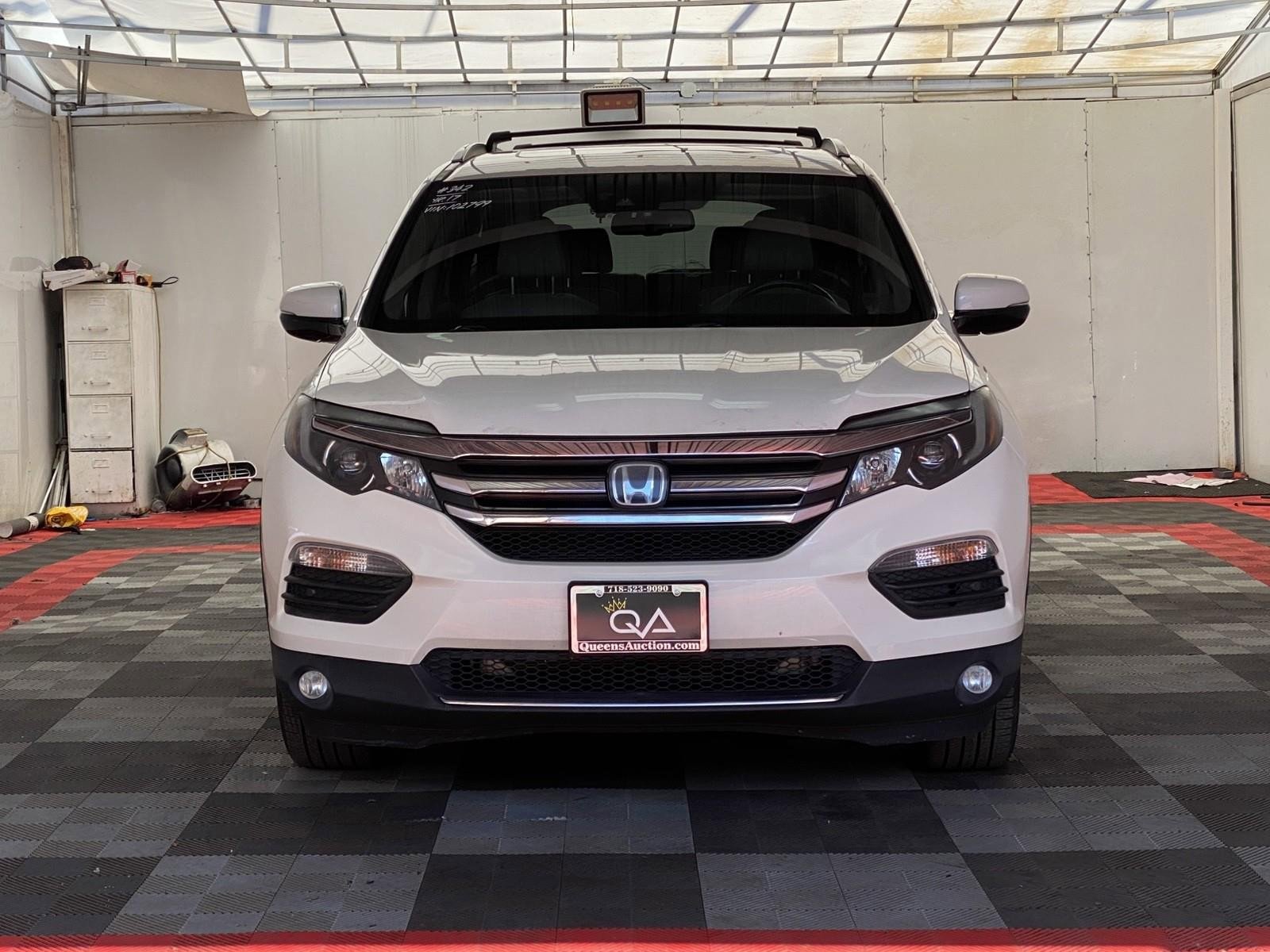 Used 2017 Honda Pilot Elite image 2