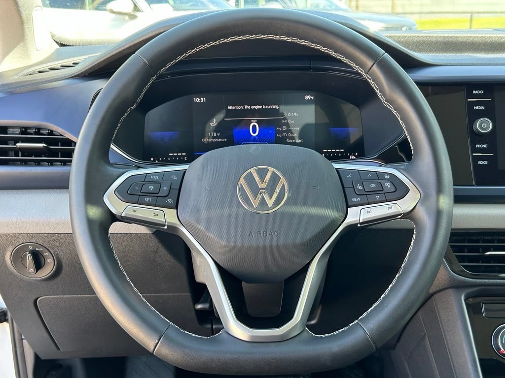 Certified 2023 Volkswagen Taos SE FWD image 19