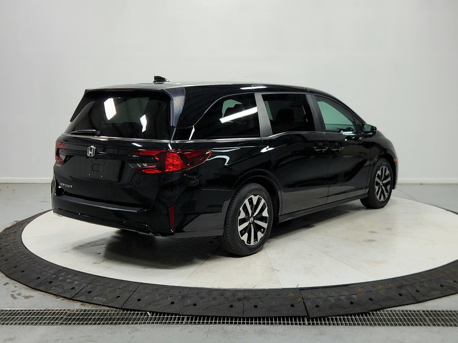 Used 2025 Honda Odyssey EX-L image 8