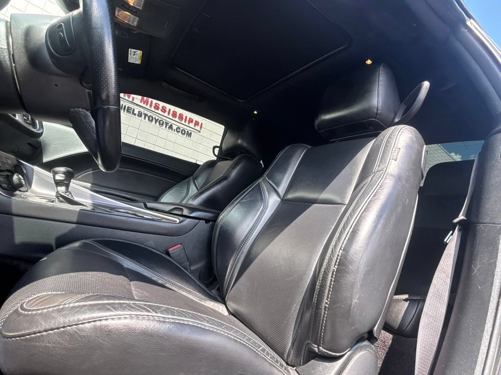 Used 2019 Dodge Challenger SXT w/ Plus Package RWD image 11