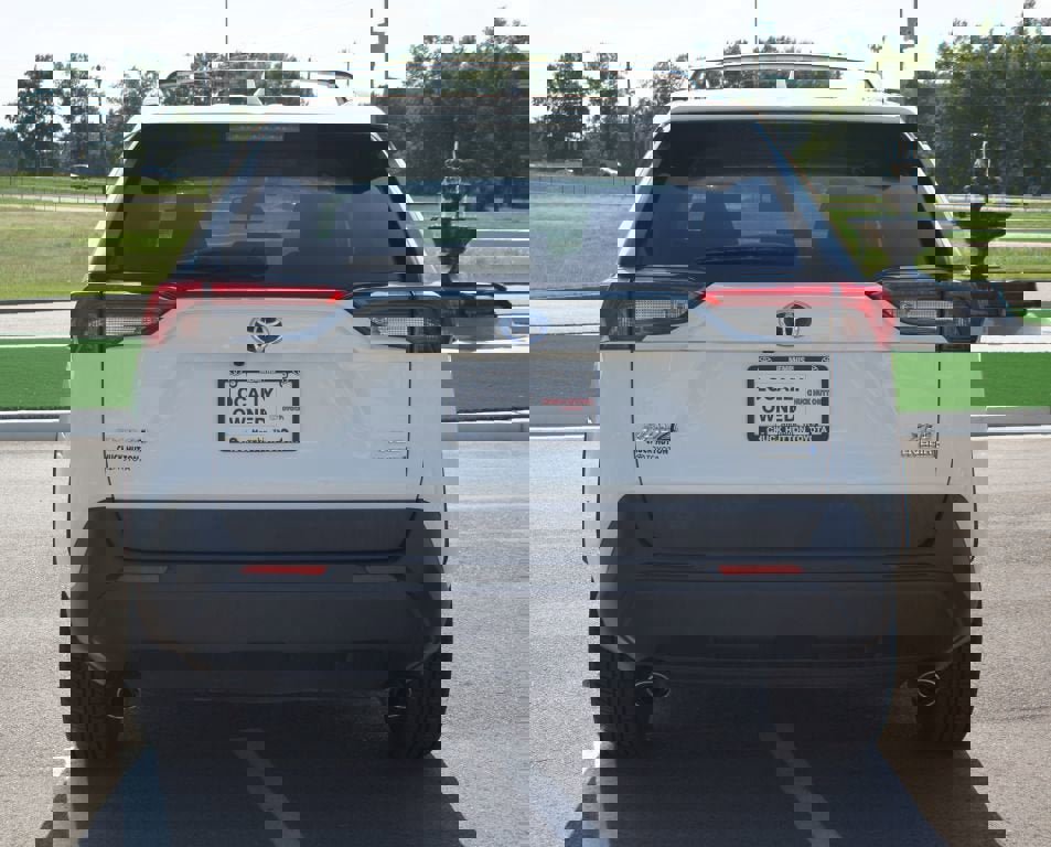 Used 2019 Toyota RAV4 XLE image 3