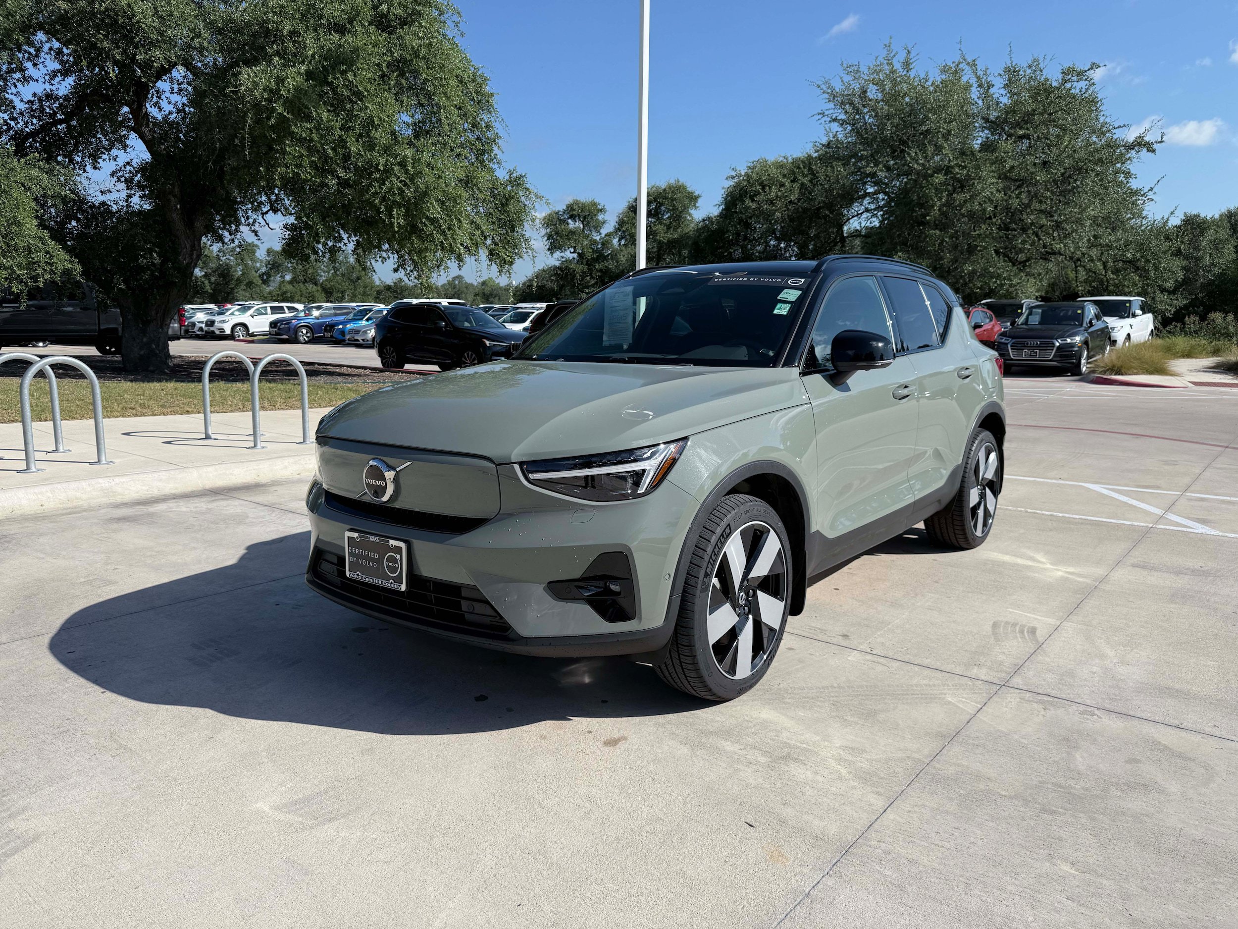 Certified 2023 Volvo XC40 Recharge Ultimate AWD/4WD image 2
