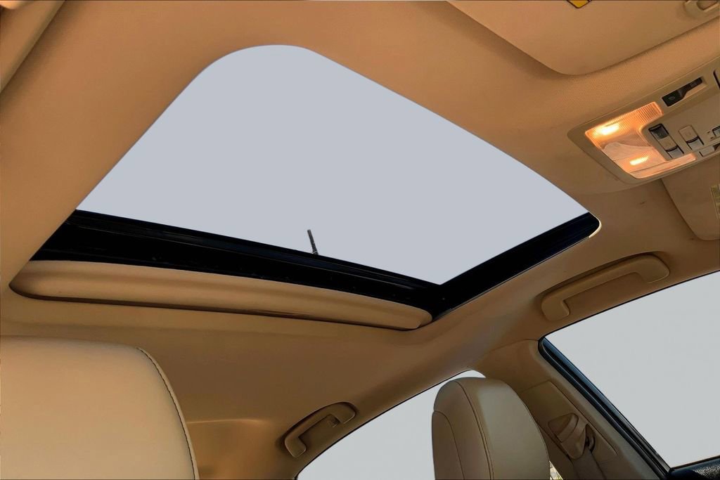 Used 2015 Toyota Avalon Limited w/ Technology Package image 26