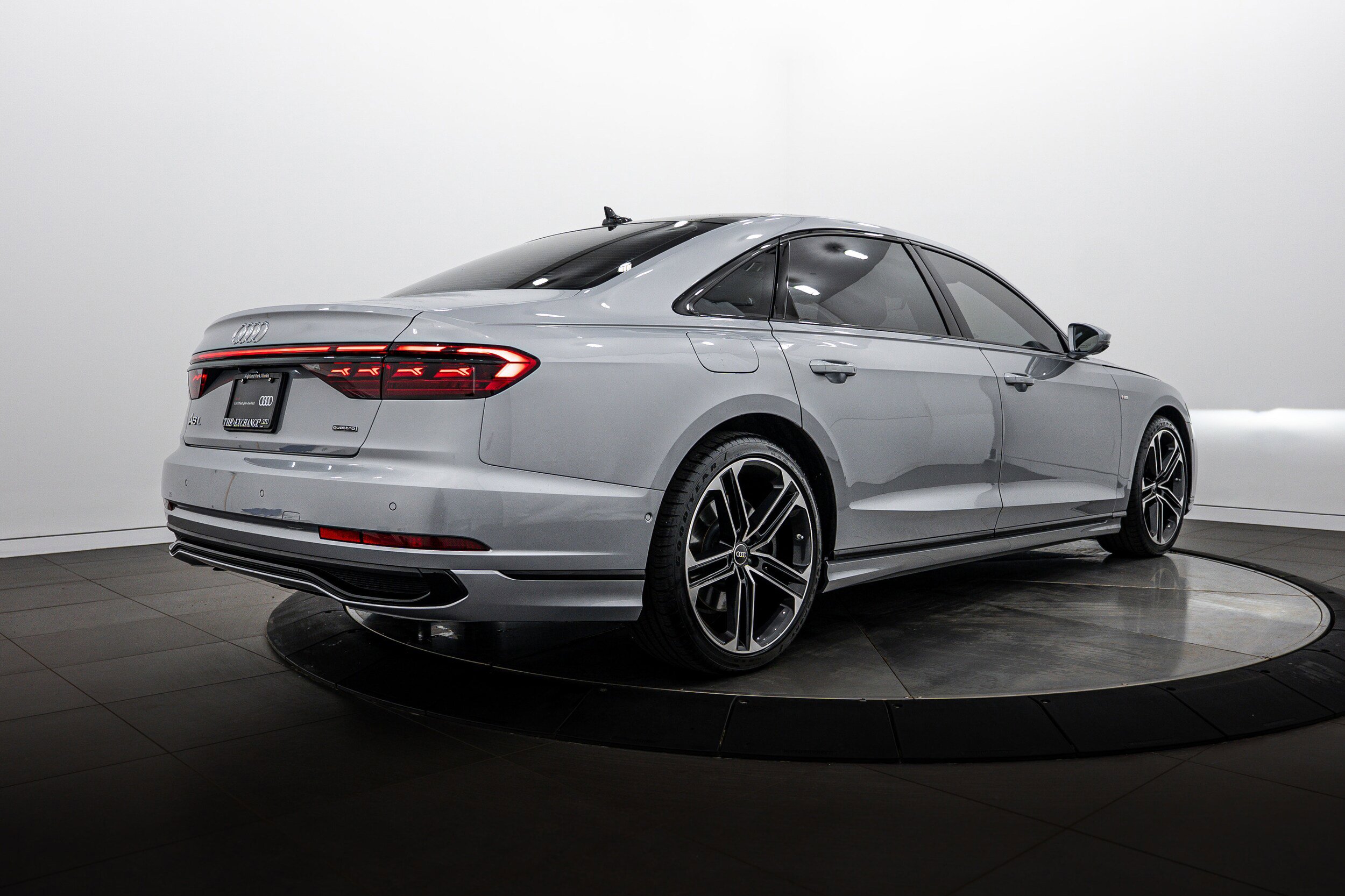 Used 2025 Audi A8 L 3.0T AWD/4WD image 4