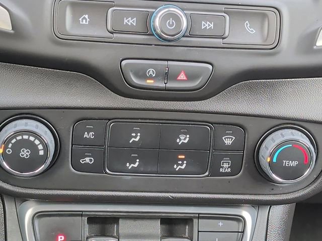 Used 2024 GMC Terrain SLE image 4