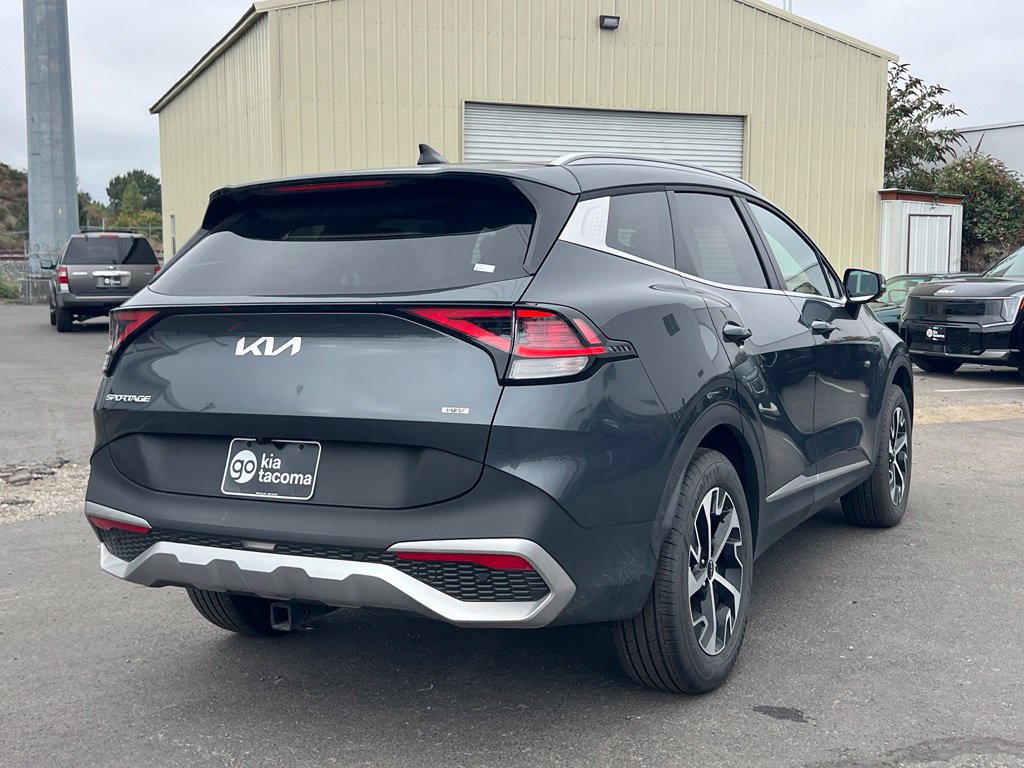 Used 2025 Kia Sportage EX AWD/4WD image 9
