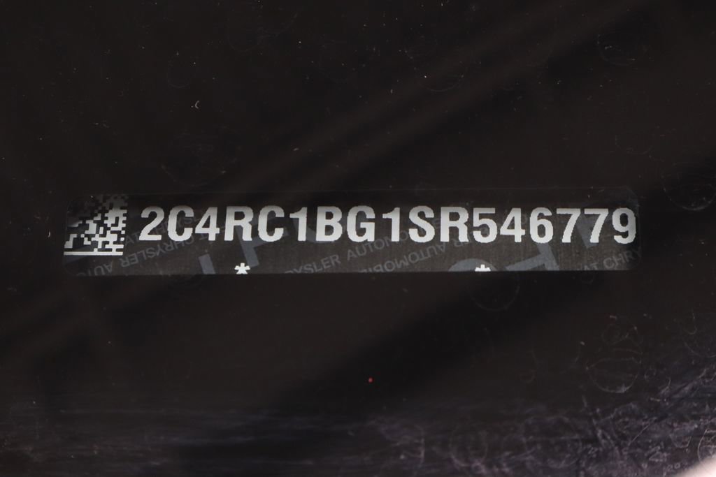 Used 2025 Chrysler Pacifica Select image 36