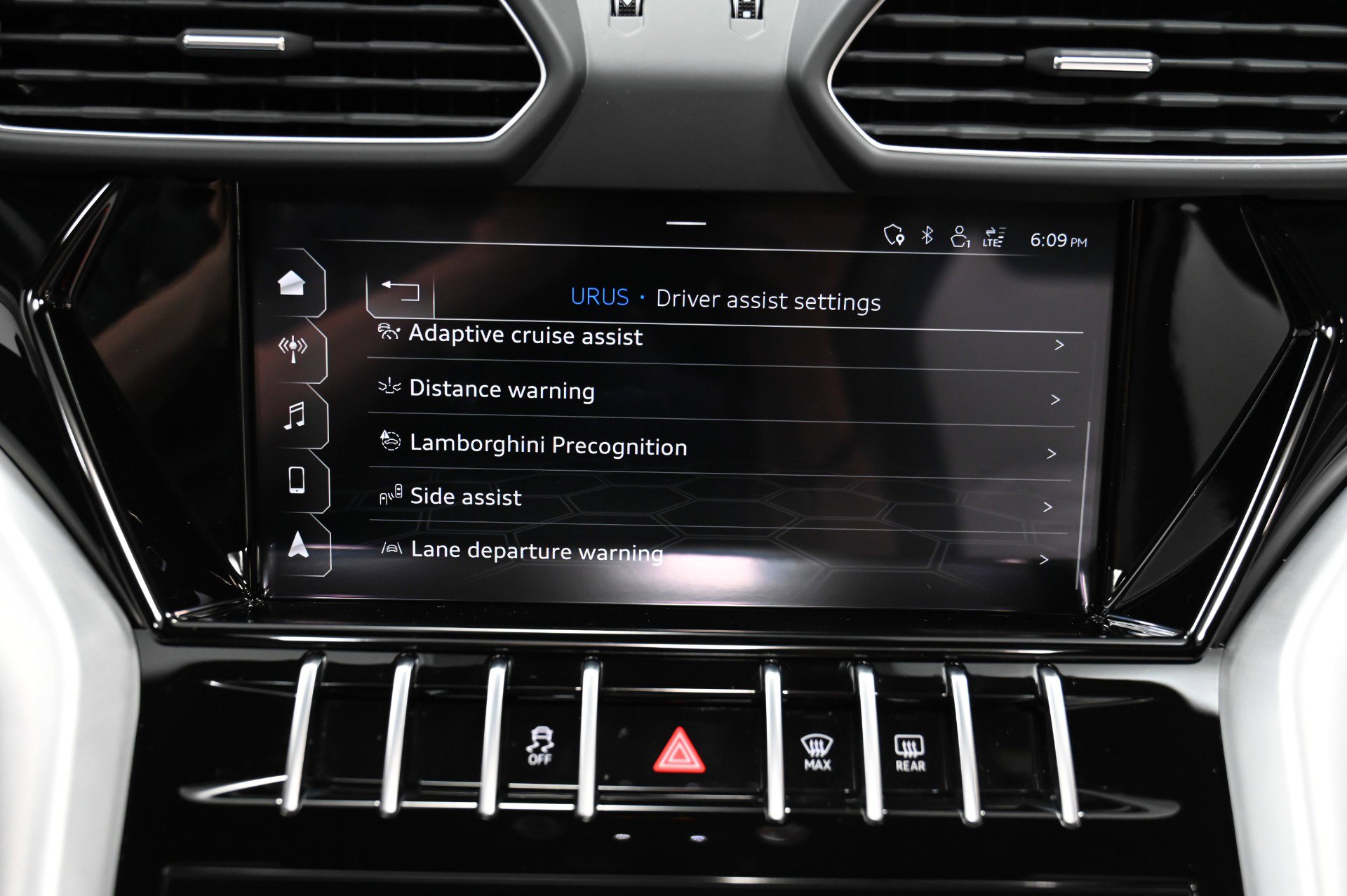 Used 2020 Lamborghini Urus image 40