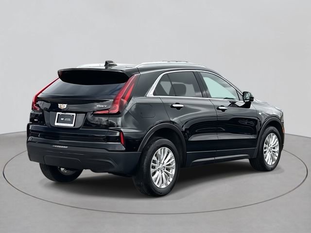 Certified 2024 Cadillac XT4 Luxury w/ Cold Weather Package image 5