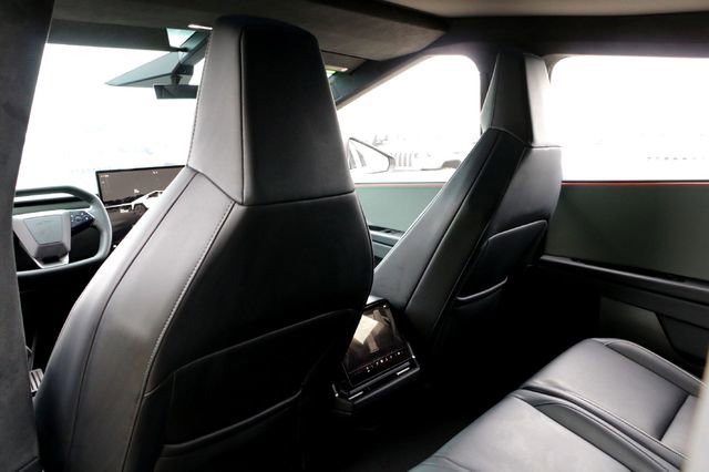 Used 2024 Tesla Cybertruck AWD Crew Cab image 26