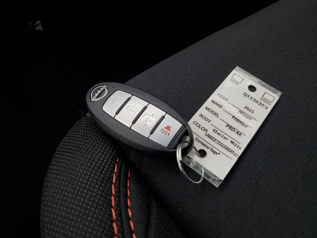 New 2025 Nissan Frontier PRO-4X image 26