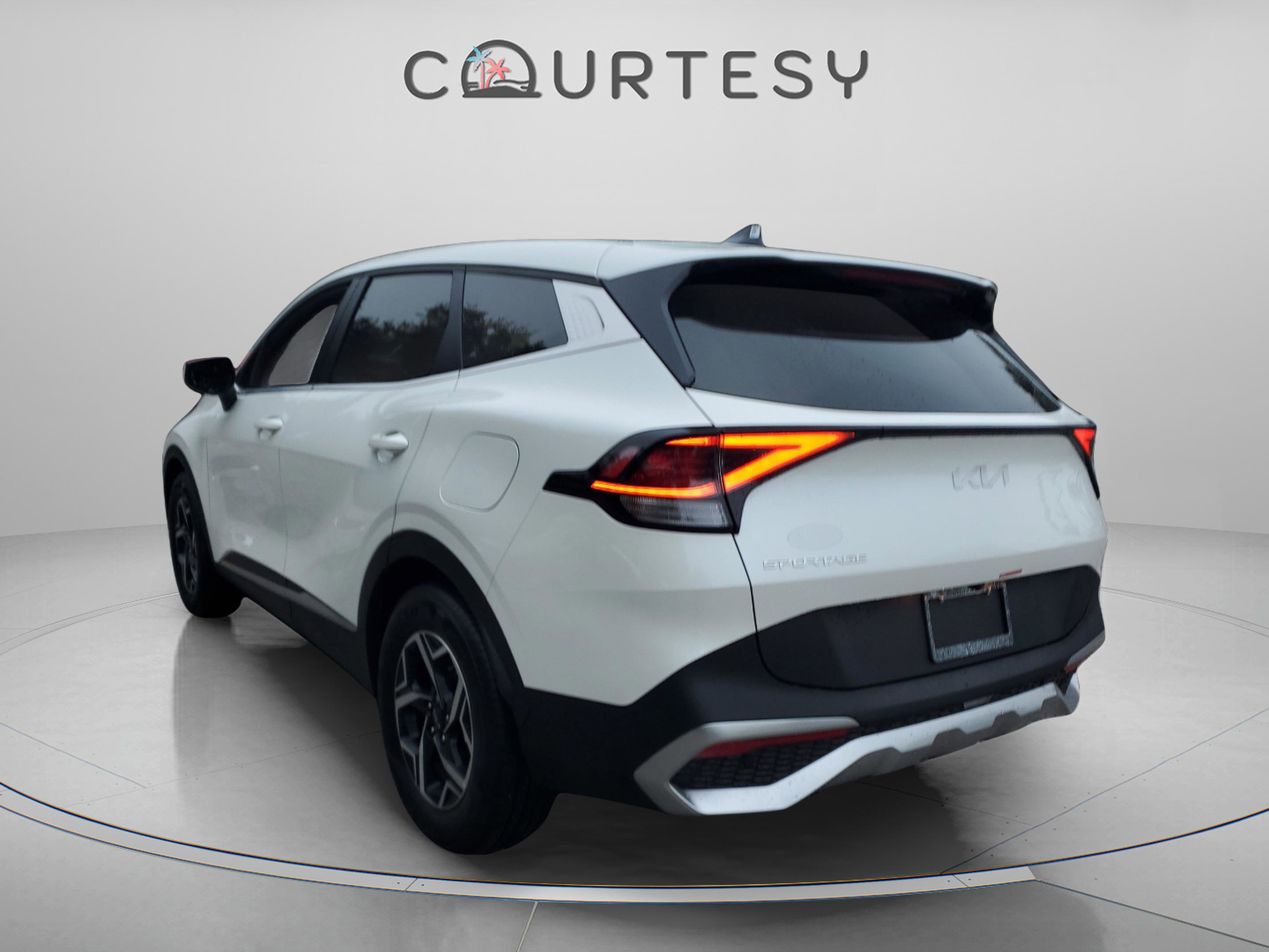 Certified 2025 Kia Sportage LX image 2