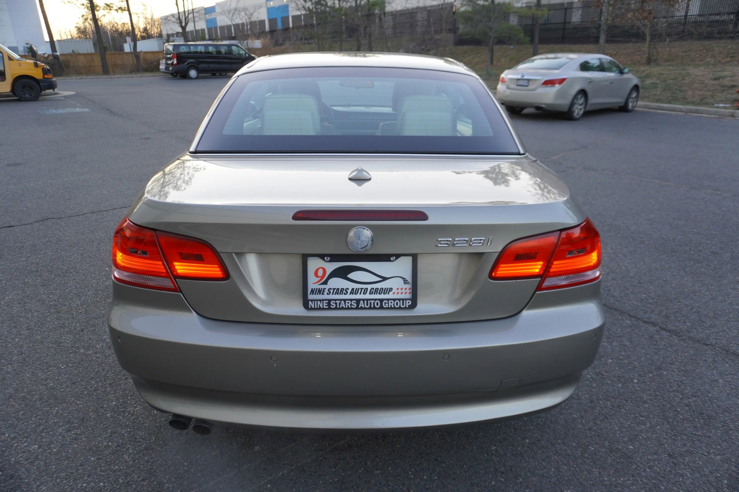 Used 2009 BMW 328i Convertible image 6