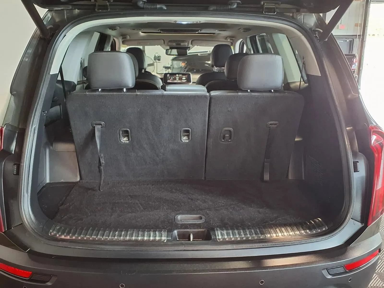 Used 2021 Kia Telluride SX w/ Nightfall Edition Package AWD/4WD image 7