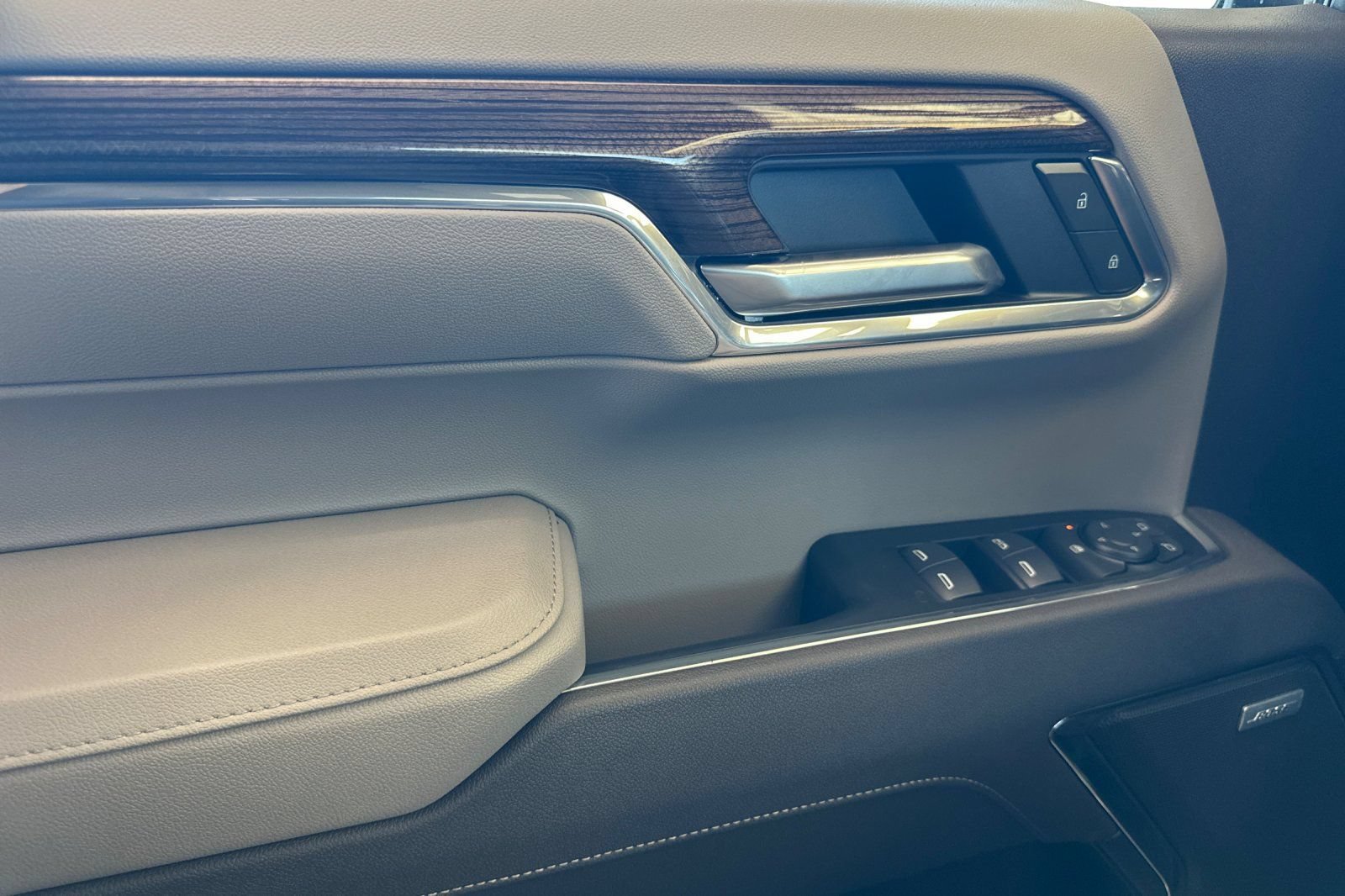 New 2026 Chevrolet Silverado 1500 LT Trail Boss w/ Dark Appearance Package AWD/4WD image 11
