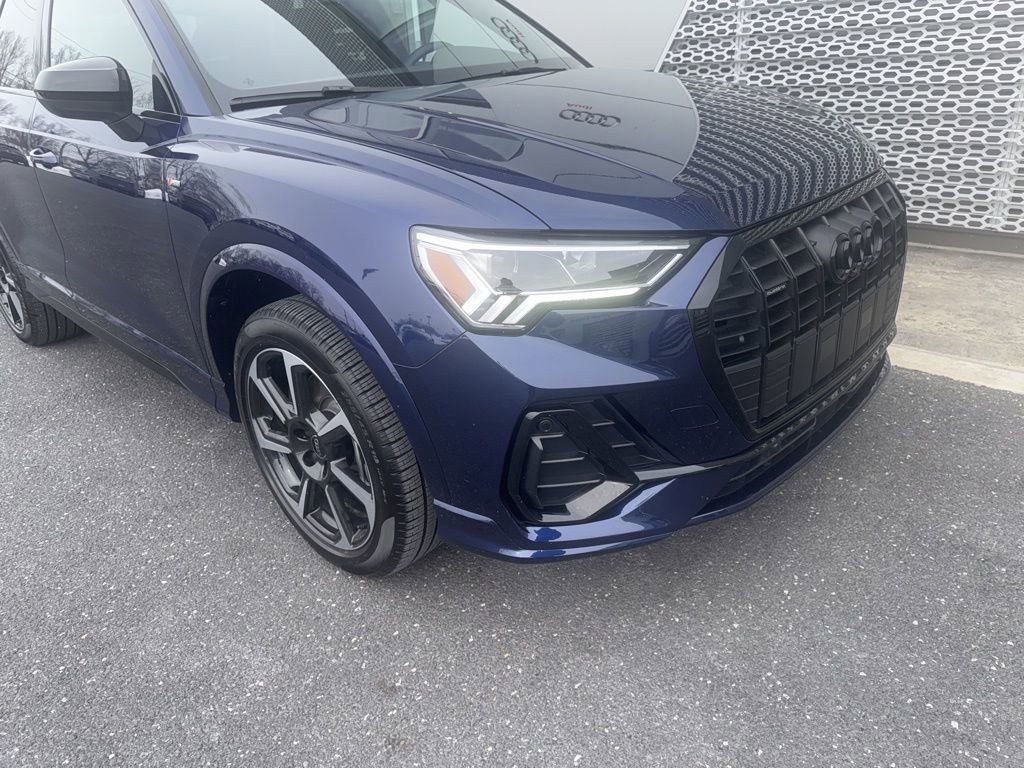 Used 2025 Audi Q3 2.0T Premium Plus w/ Premium Plus Package image 4