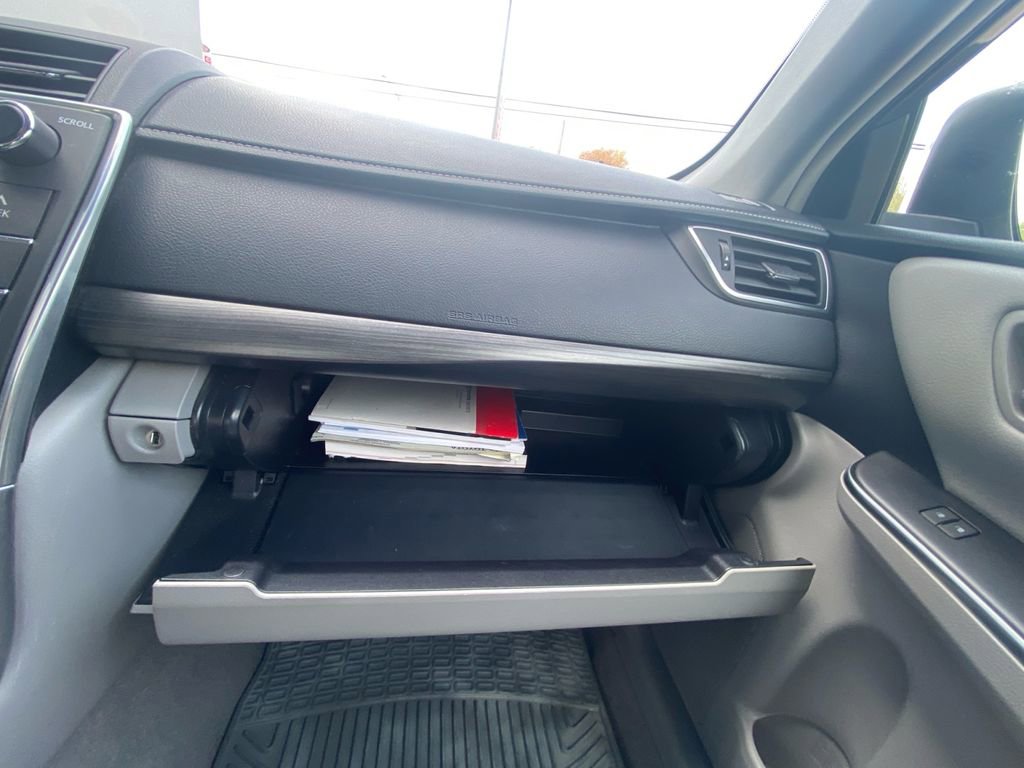 Used 2016 Toyota Camry LE image 24