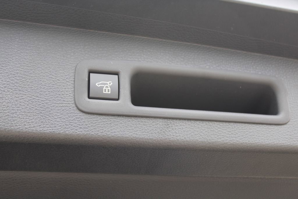 New 2026 Toyota Sienna XSE image 53