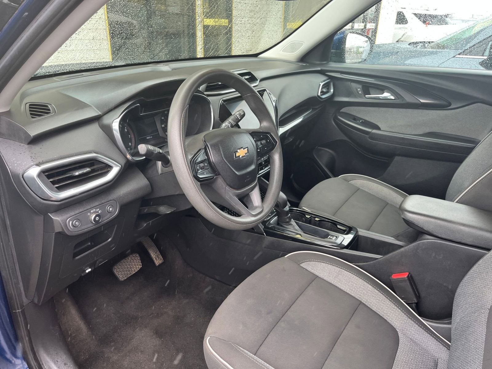 Used 2023 Chevrolet TrailBlazer LT w/ Convenience Package image 35