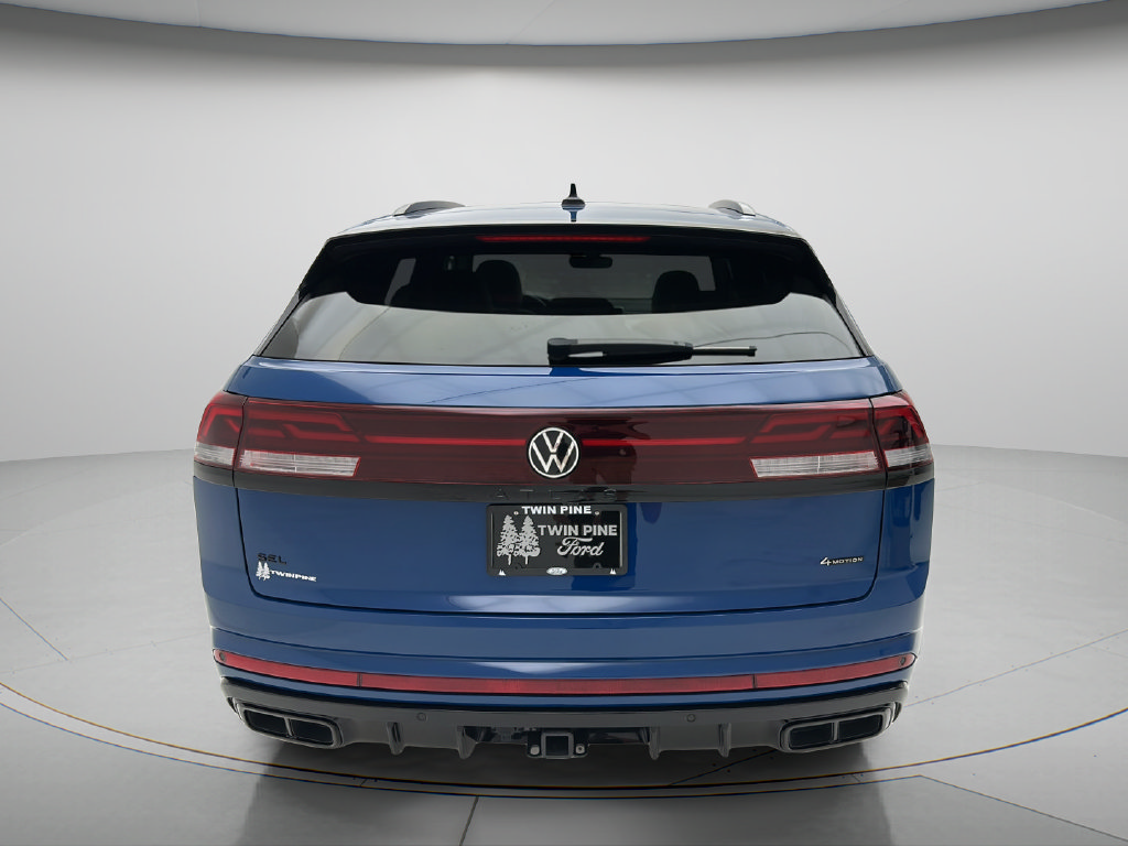 Used 2025 Volkswagen Atlas Cross Sport SEL R-Line AWD/4WD image 4